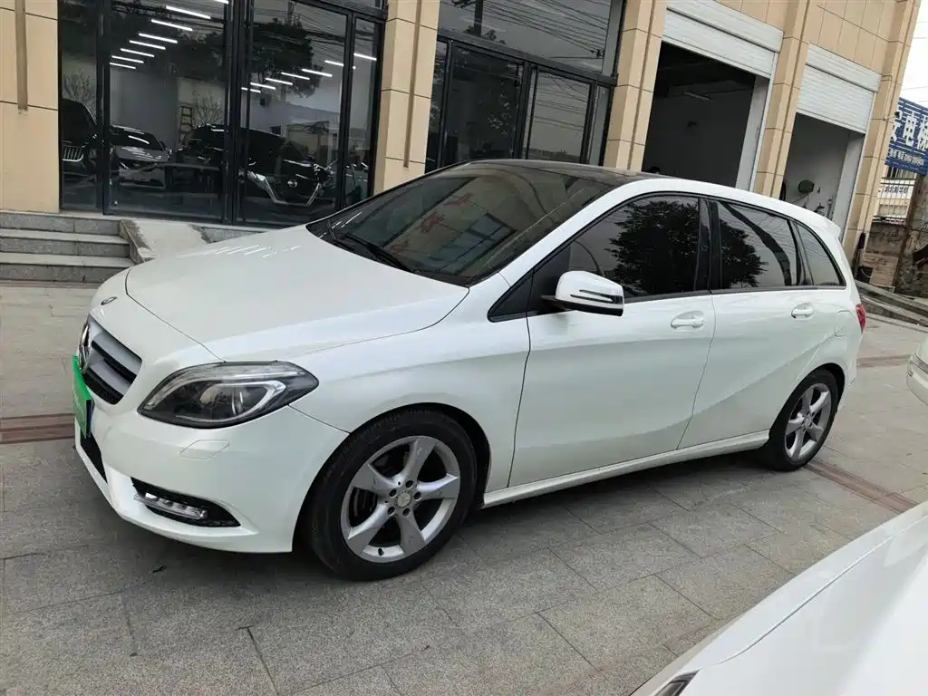 Mercedes-Benz B-Class 2015 — фото 4