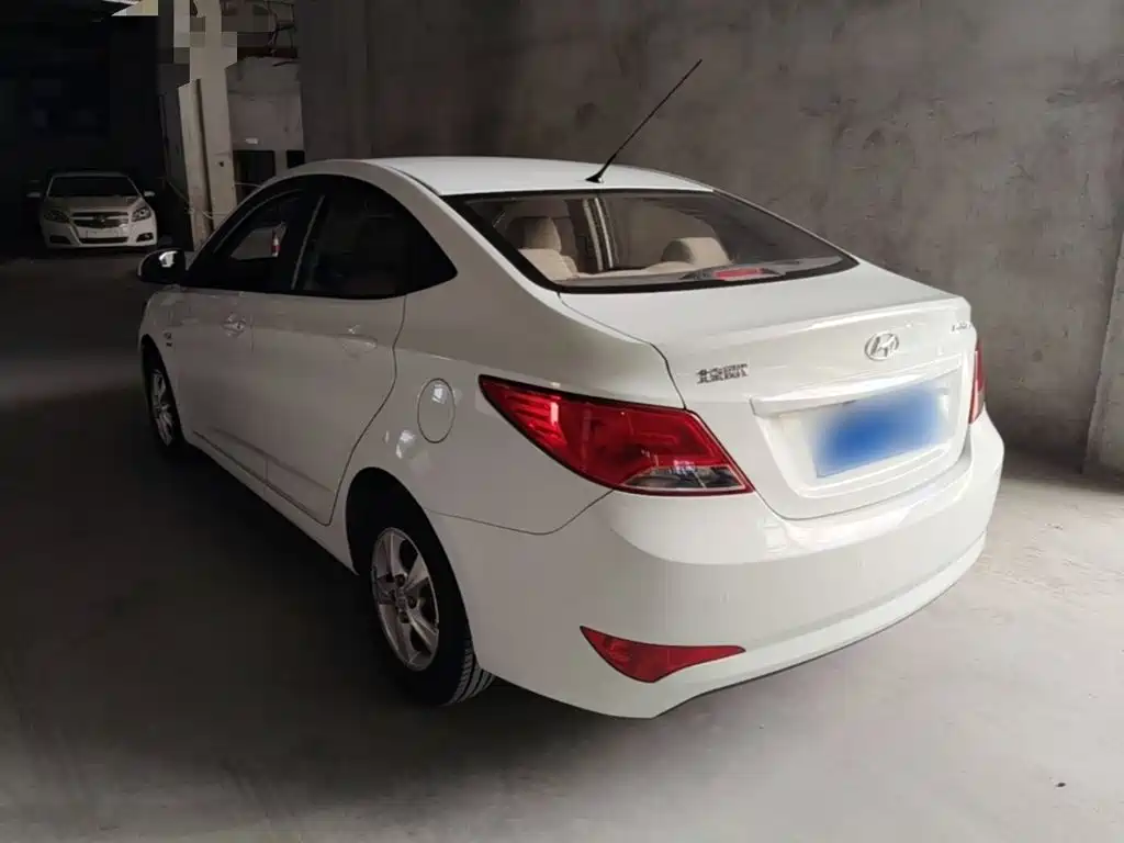 Hyundai Accent 2018 — фото 5