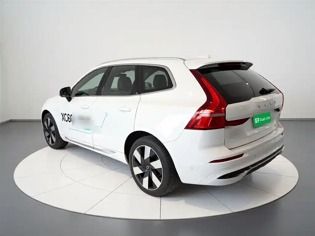 Volvo XC60 PHEV 2024 — фото 5
