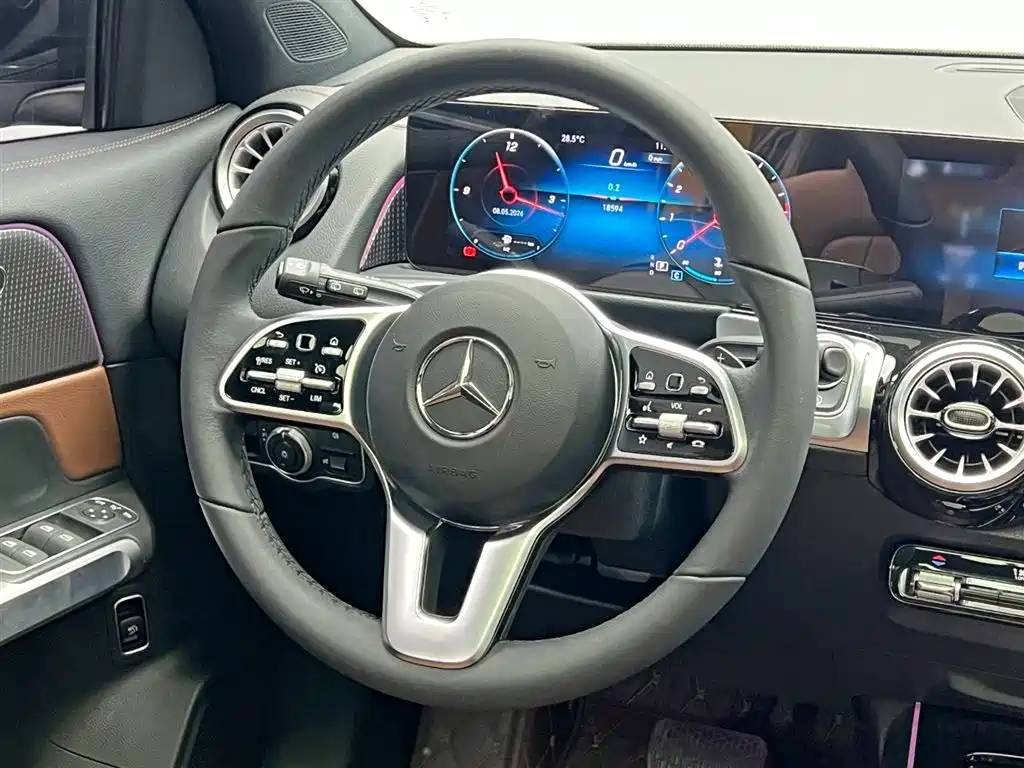 Mercedes-Benz GLB 2023 — фото 23