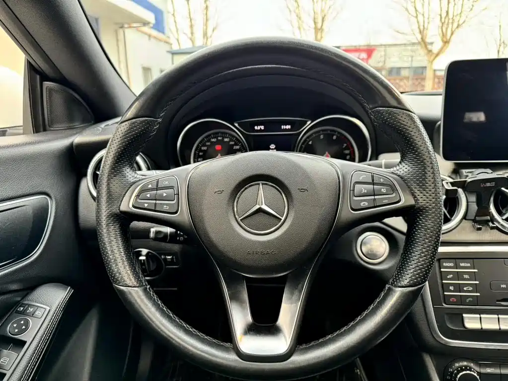 Mercedes-Benz CLA 2018 — фото 21
