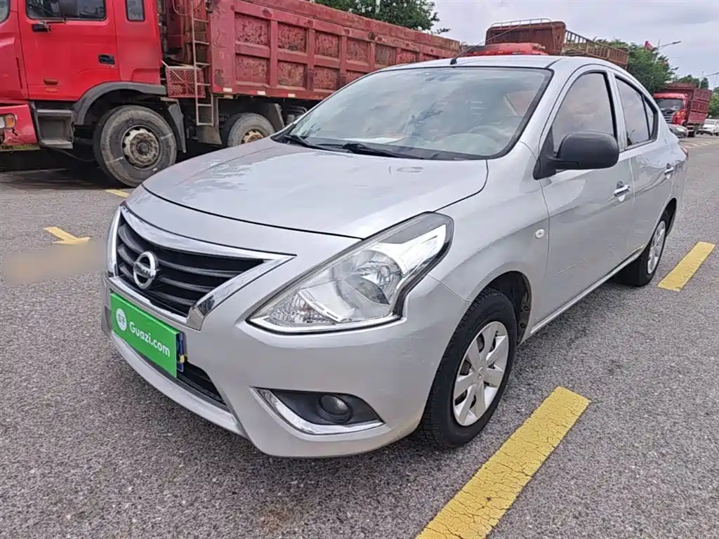 Nissan Sunny 2015 — фото 1