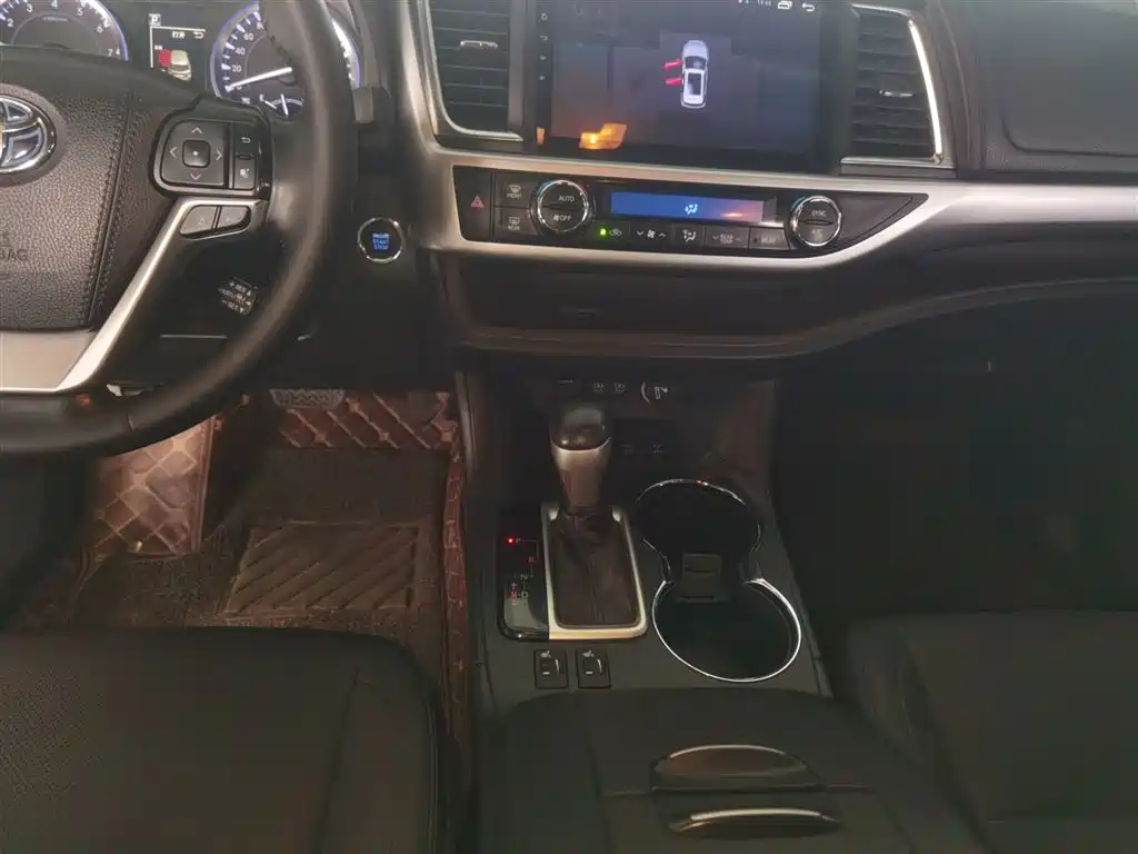 Toyota Highlander 2018 — фото 10