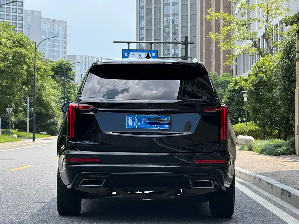 Cadillac XT6 2023 — фото 15