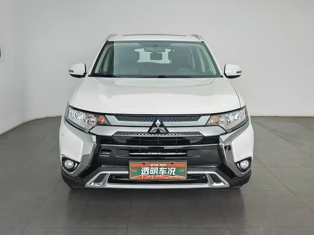 Mitsubishi Outlander 2019 — фото 3