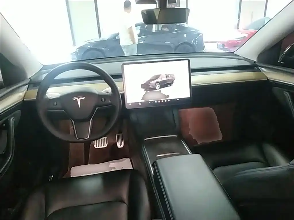 Tesla Model Y 2023 — фото 10