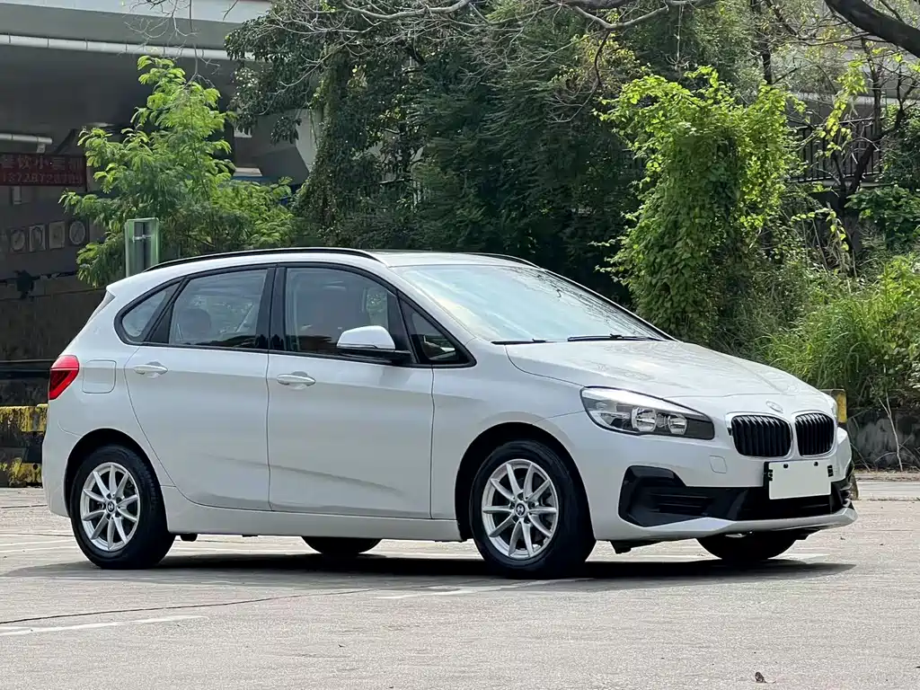 BMW 2 Series Active Tourer 2019 — фото 3
