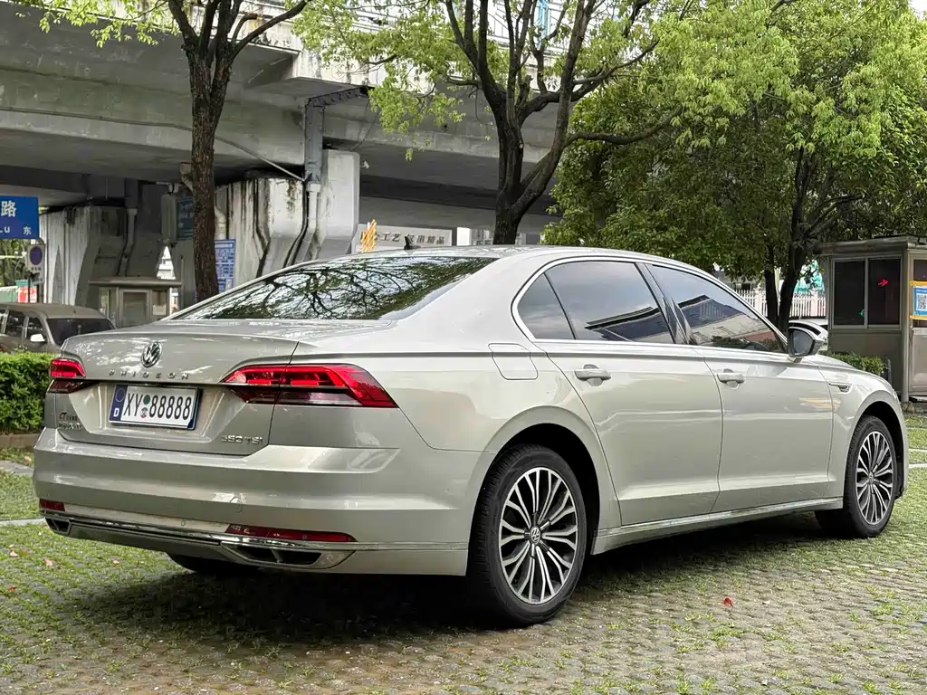 Volkswagen Phideon 2018 — фото 5