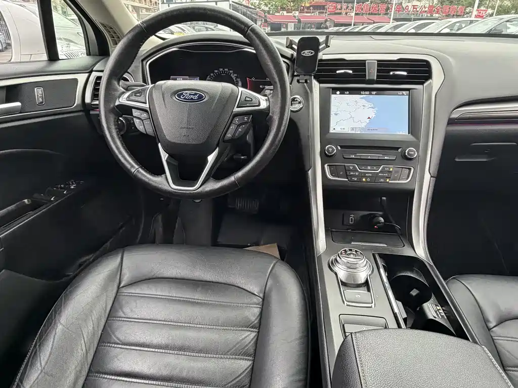 Ford Mondeo 2017 — фото 13