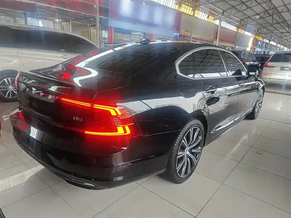 Volvo S90 2024