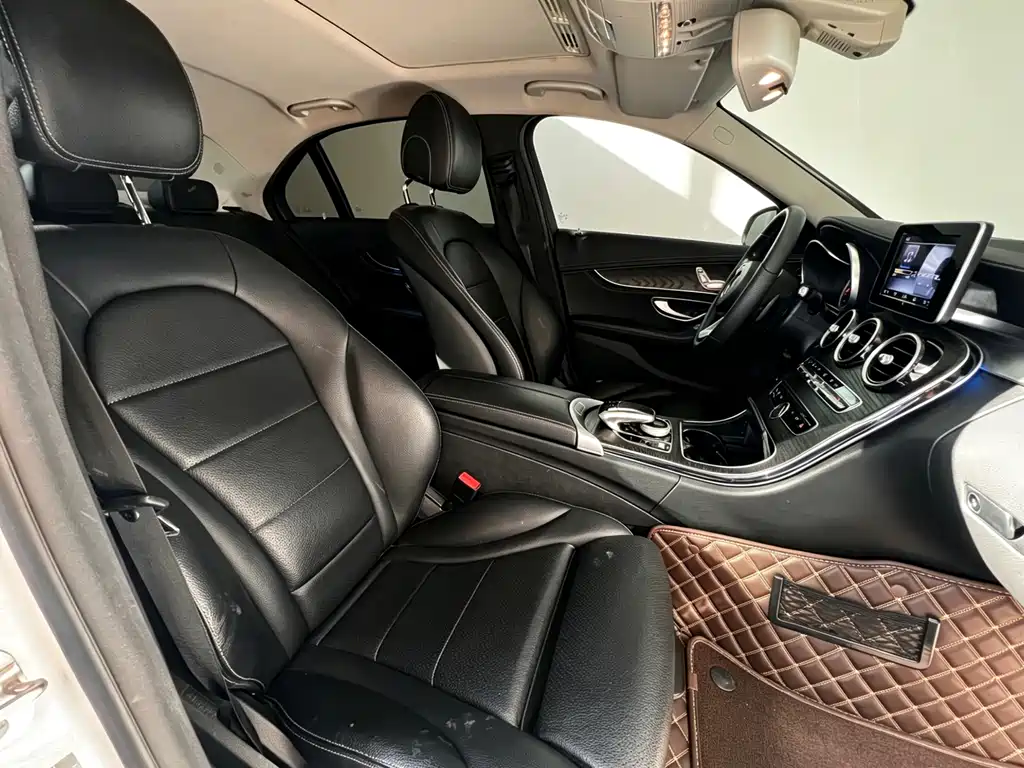 Mercedes-Benz C-Class 2017 — фото 17