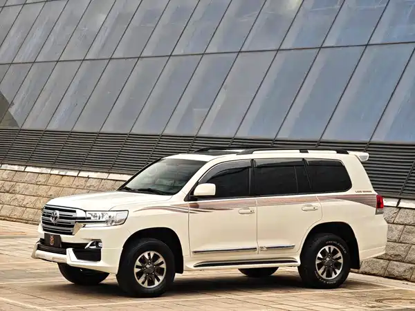 Toyota Land Cruiser 2010