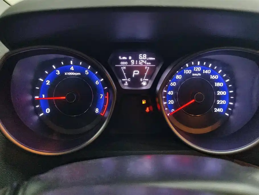 Hyundai Elantra Langdong 2017 — фото 14