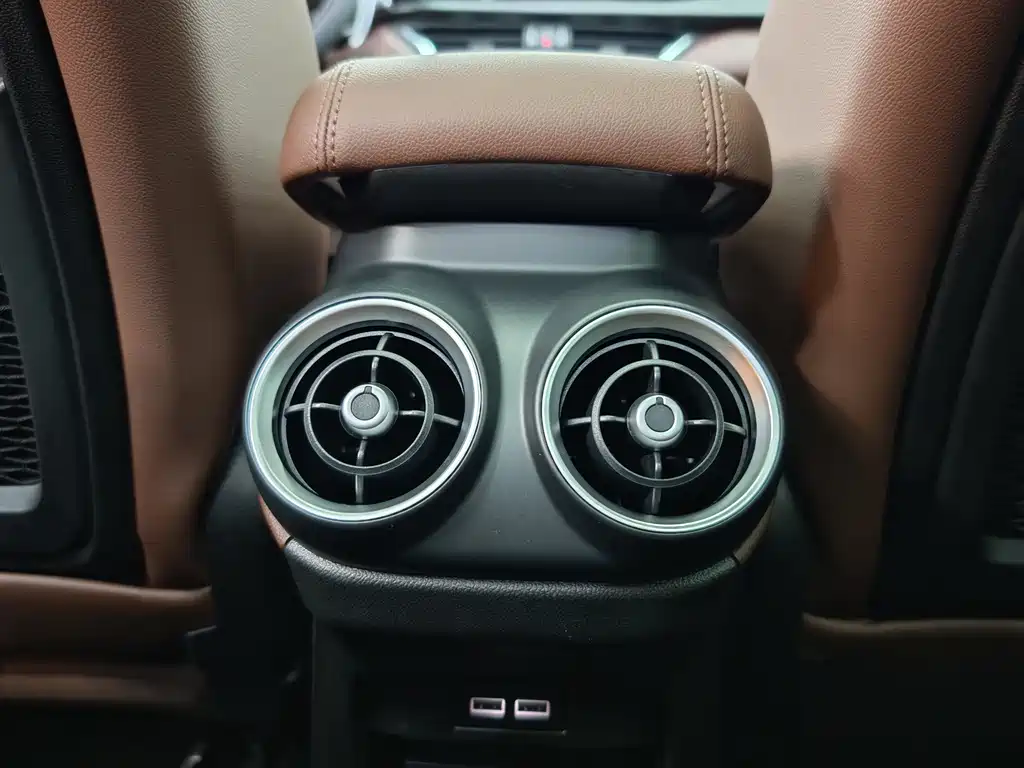 Alfa Romeo Stelvio 2018 — фото 31
