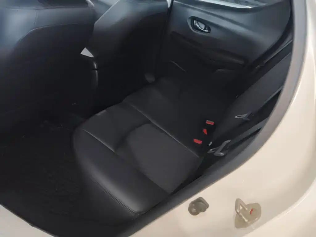 Nissan Bluebird 2018 — фото 17