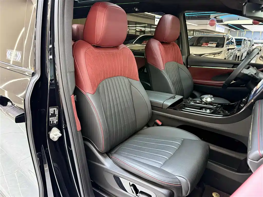 GAC Motor Trumpchi M8 2024 — фото 11