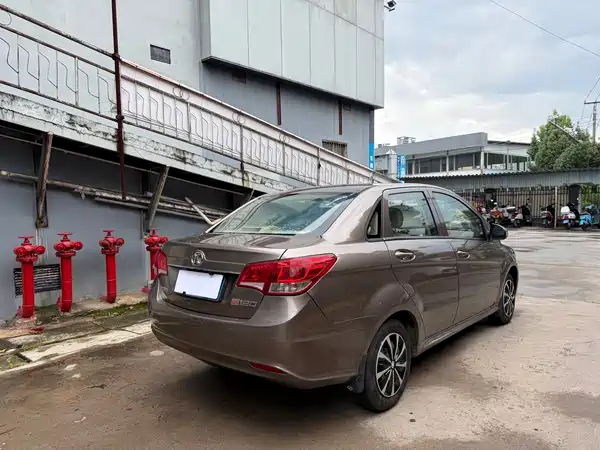 BAIC Motor E Series 2015