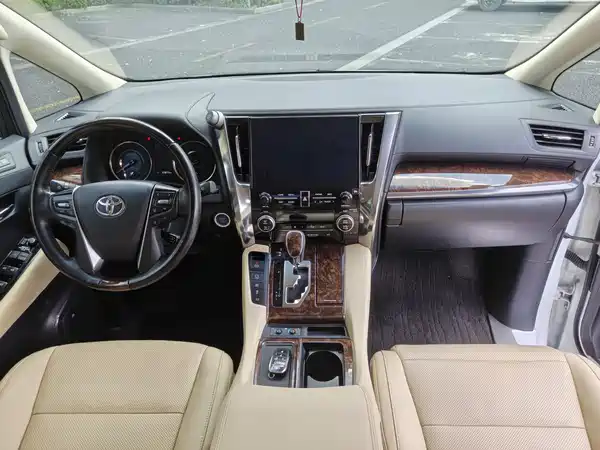 Toyota Alphard 2020