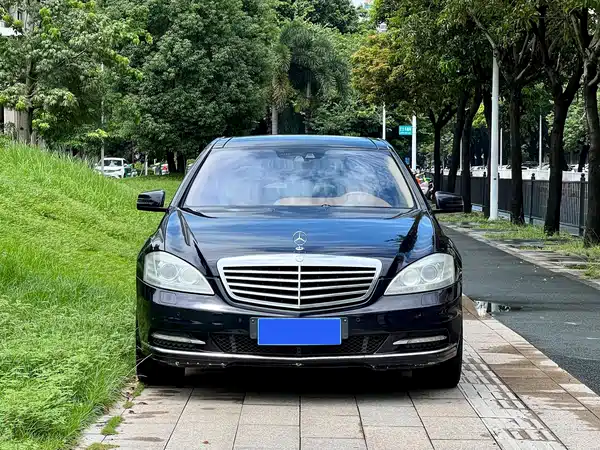 Mercedes-Benz S-Class 2011