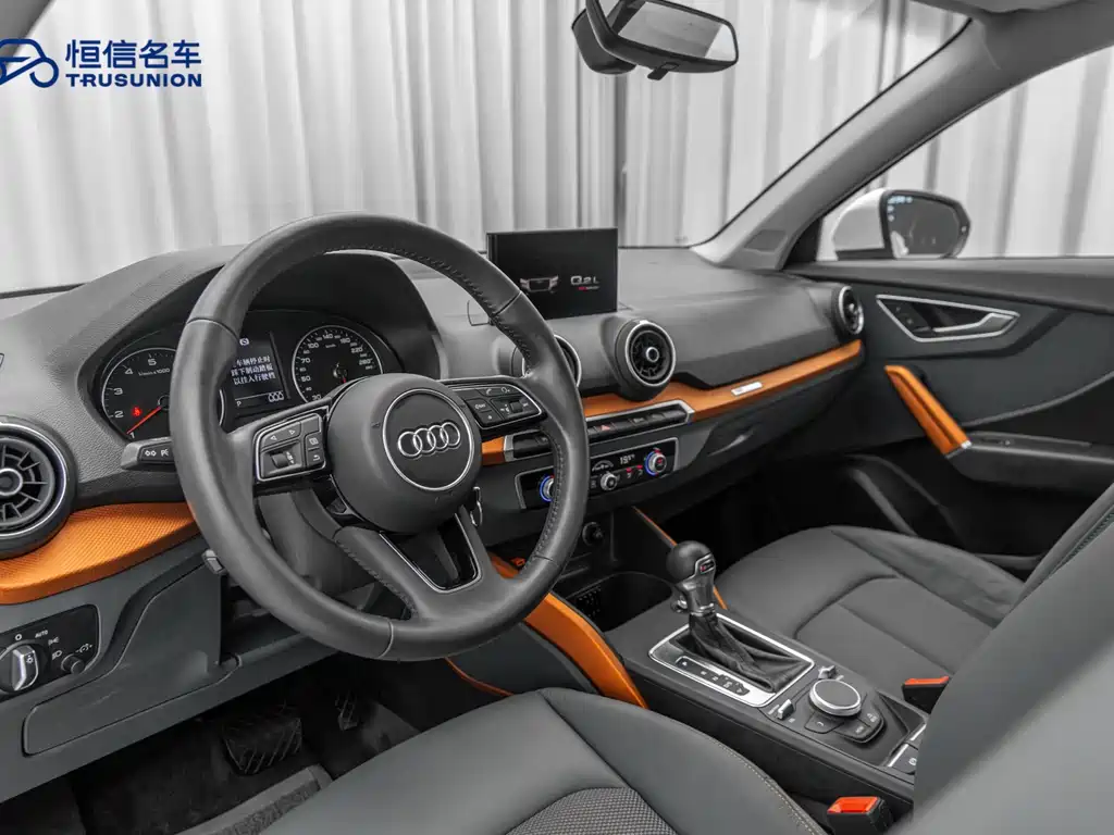 Audi Q2L 2019 — фото 12