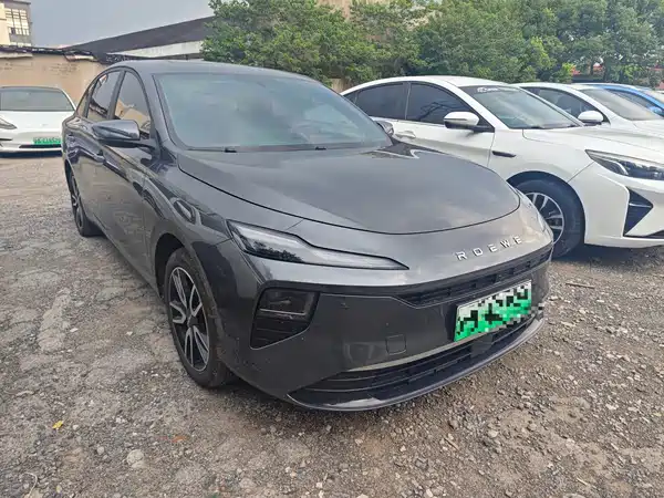 Roewe D6 2025