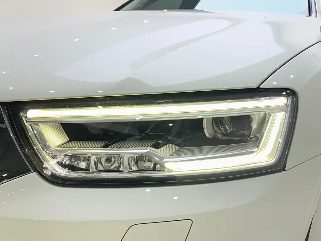 Audi Q3 2019 — фото 16