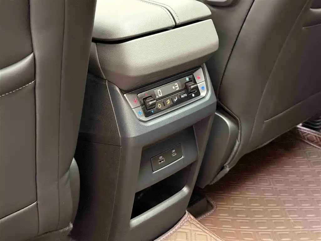 Ford Edge 2025 — фото 10