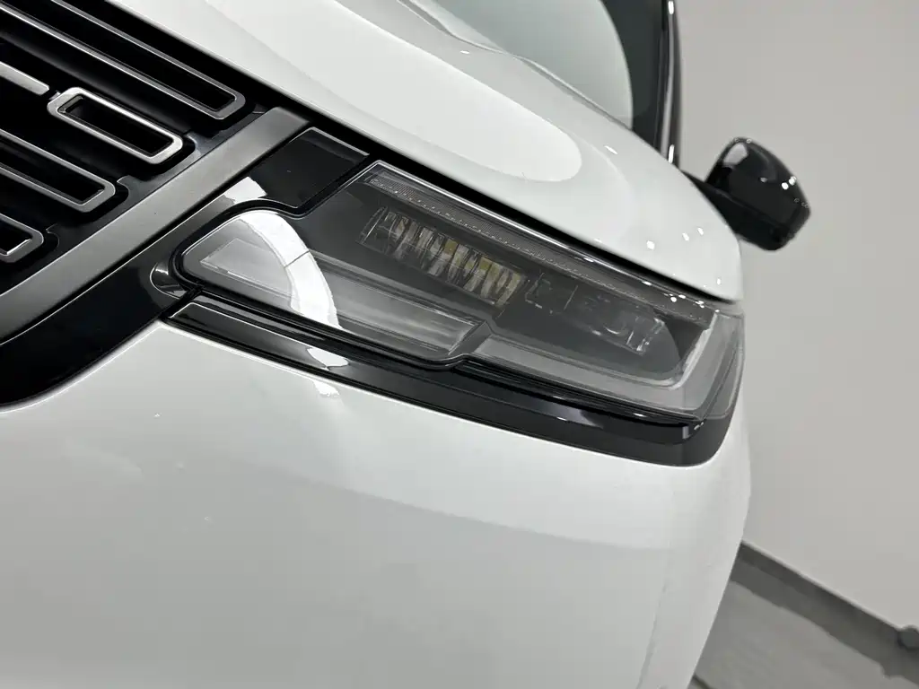 Land Rover Range Rover Velar 2024 — фото 19