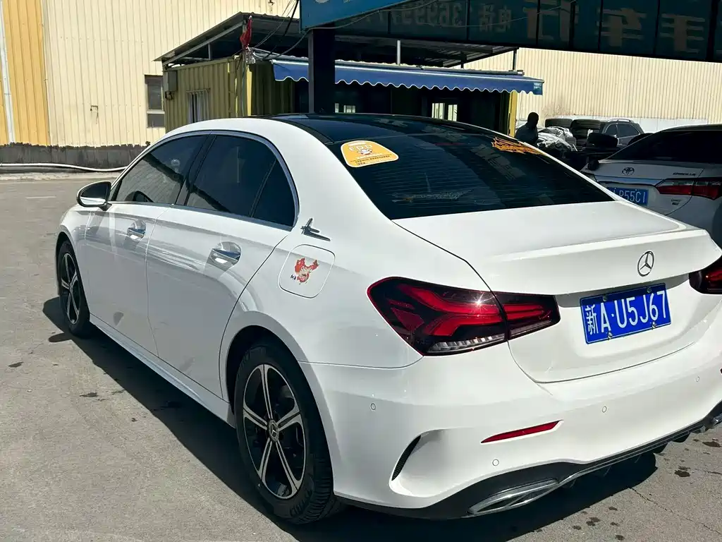 Mercedes-Benz A-Class 2023 — фото 7