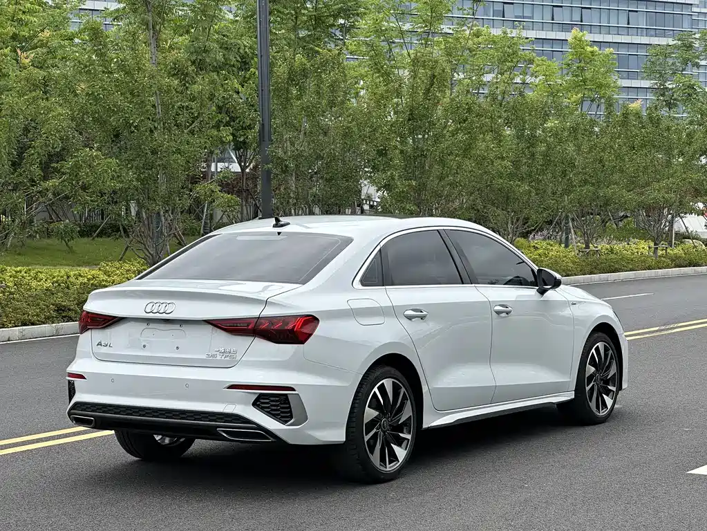 Audi A3 2023 — фото 19