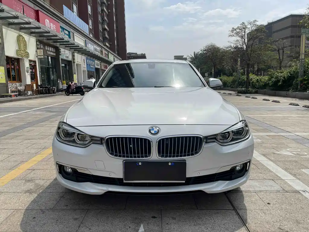 BMW 3 Series 2018 — фото 3