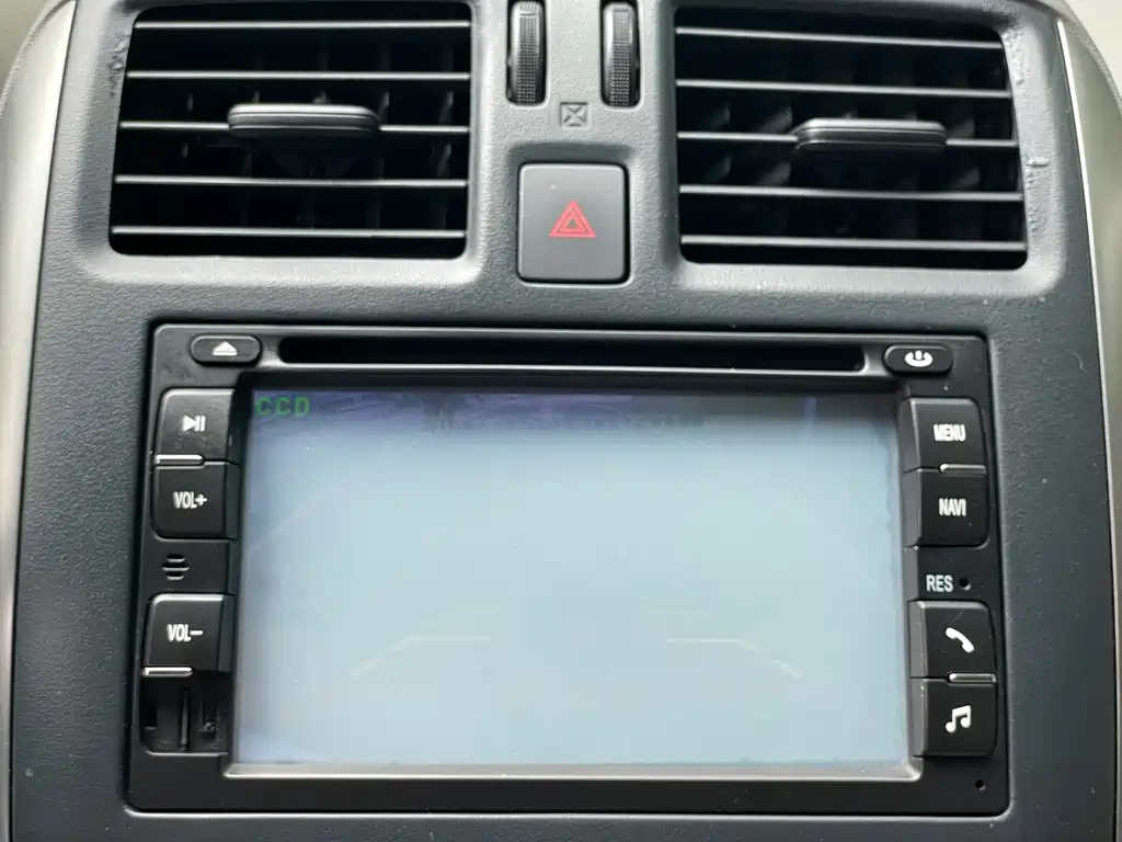 Nissan Sunny 2012 — фото 15
