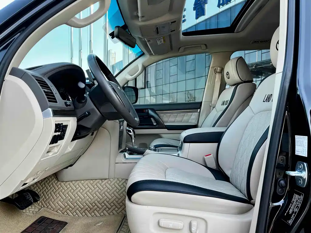 Toyota Land Cruiser 2020 — фото 4