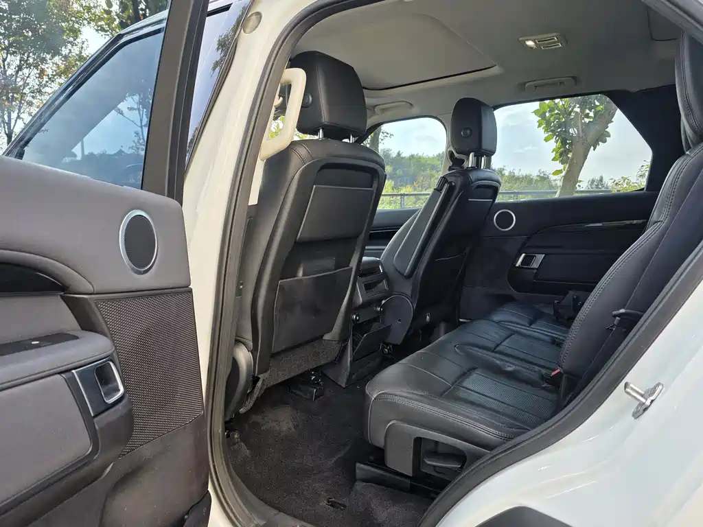 Land Rover Discovery 2019 — фото 9