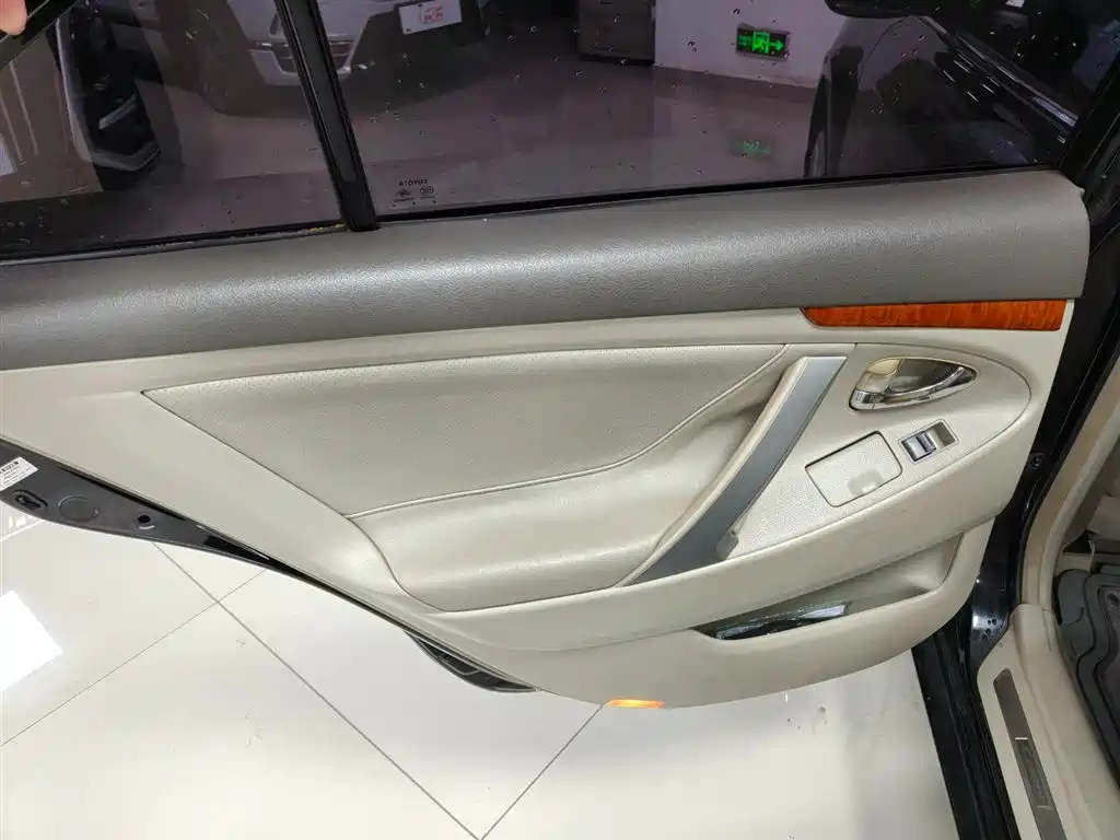Toyota Camry 2008 — фото 17