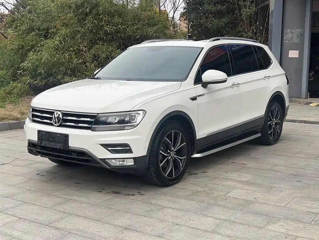 Volkswagen Tiguan L 2019 — фото 1