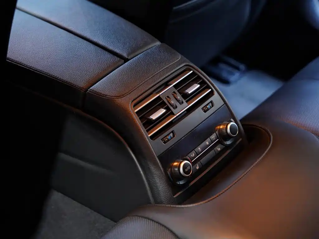 BMW M6 2015 — фото 28