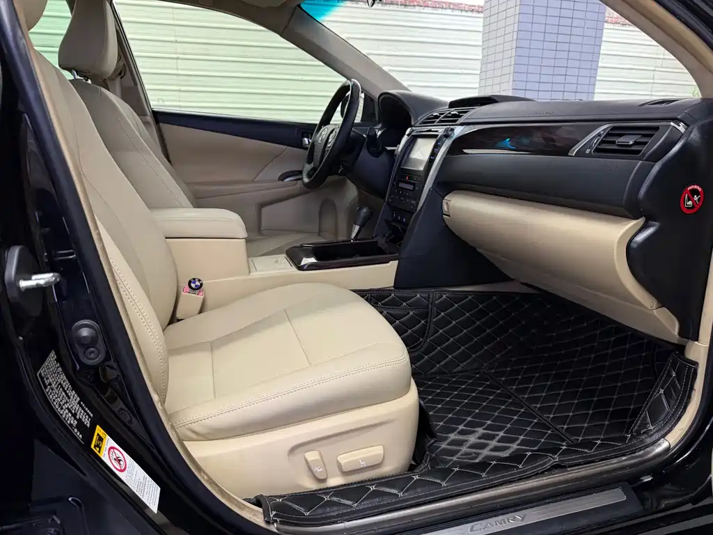 Toyota Camry 2016 — фото 12
