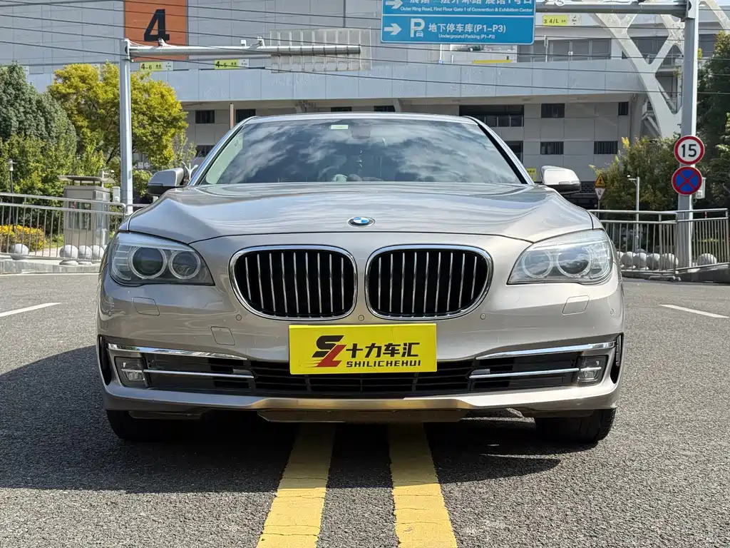 BMW 7 Series 2015 — фото 2