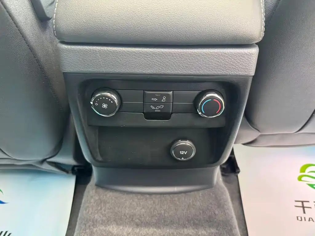 Ford Everest 2018 — фото 12