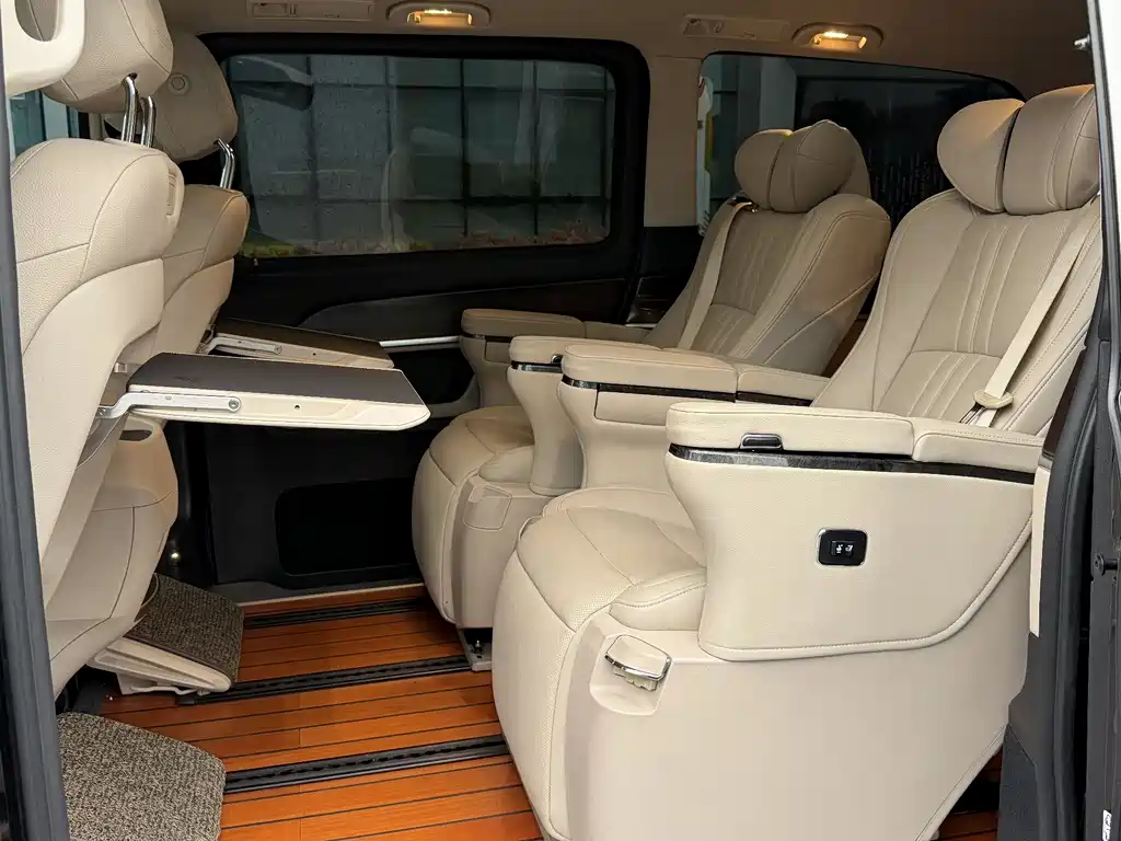 Mercedes-Benz V-Class 2022 — фото 4