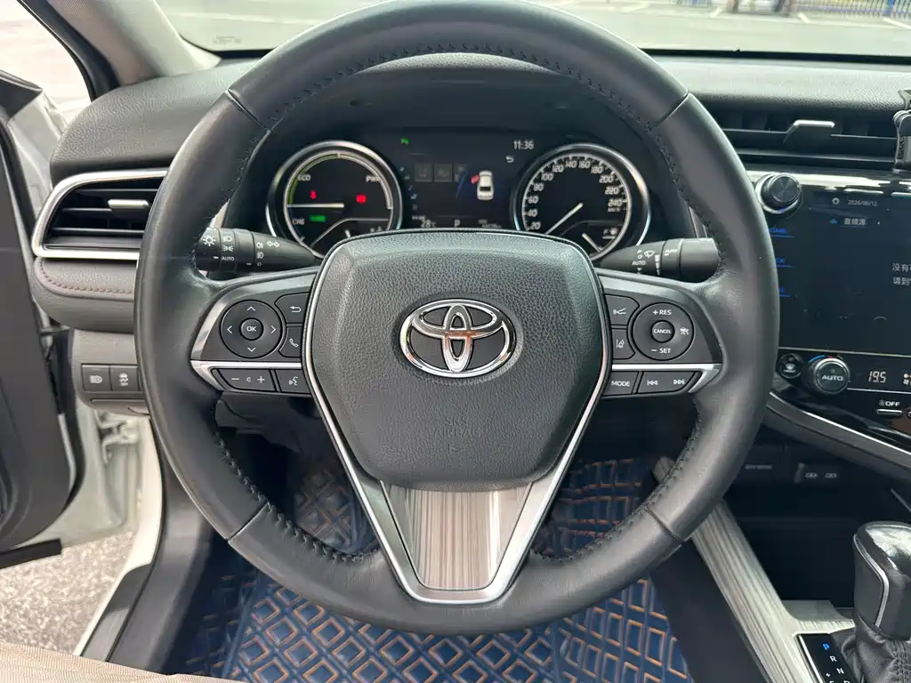 Toyota Camry 2019 — фото 9
