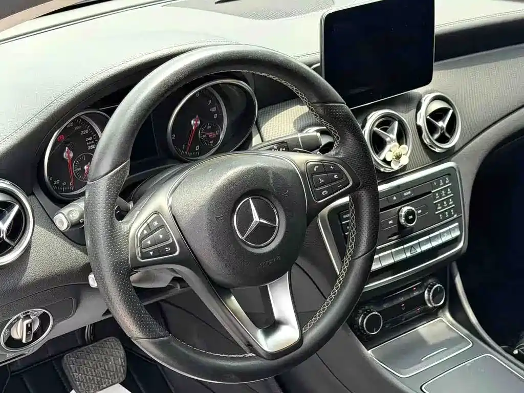 Mercedes-Benz GLA 2017 — фото 6