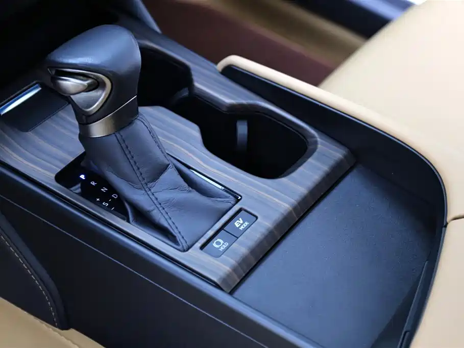 Lexus ES 2023 — фото 12