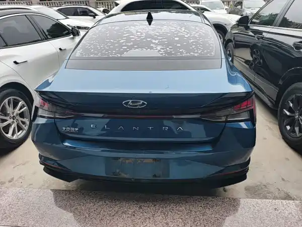 Hyundai Elantra 2021
