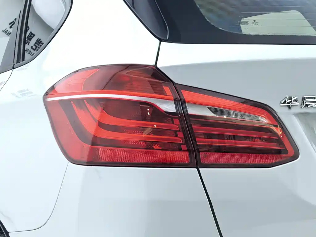 BMW 2 Series Active Tourer 2017 — фото 22