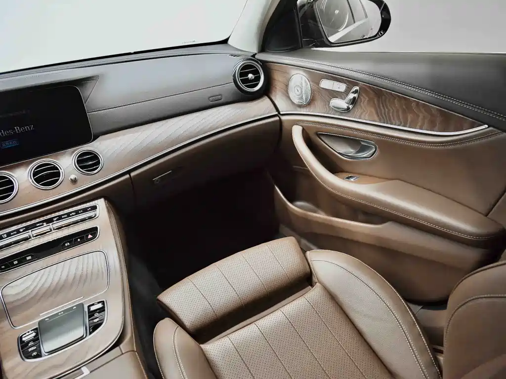 Mercedes-Benz E-Class 2022 — фото 34