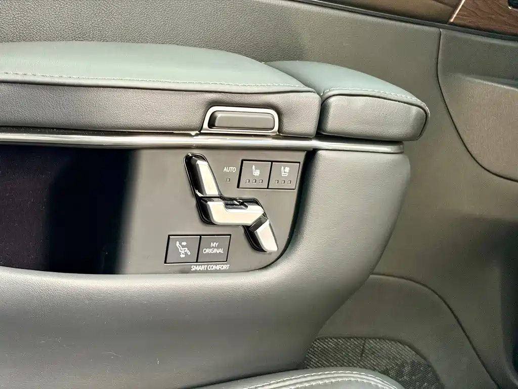 Toyota Alphard 2024 — фото 13
