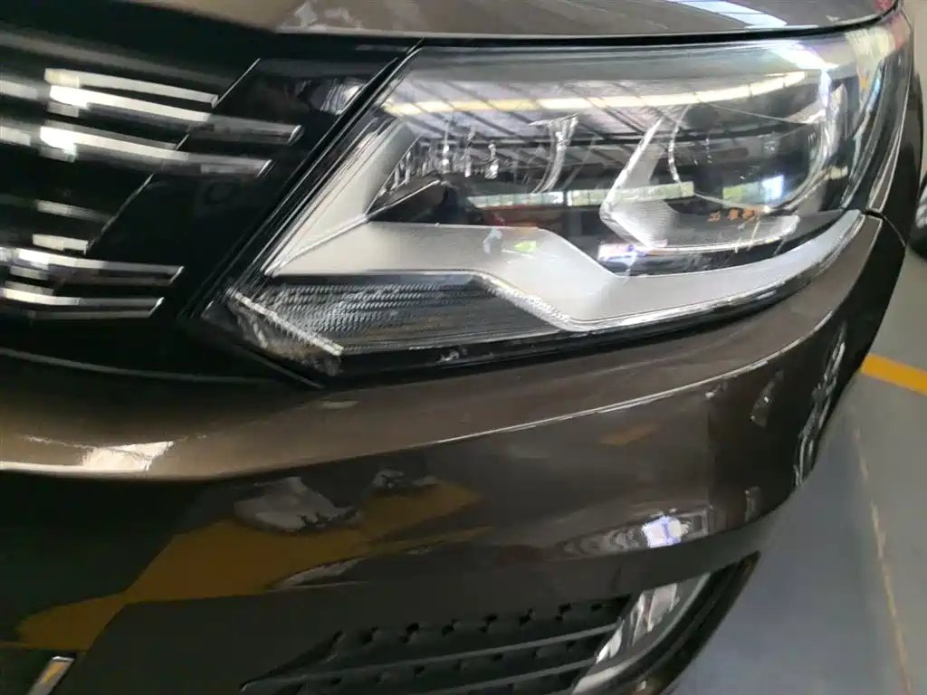 Volkswagen Tiguan 2017 — фото 24