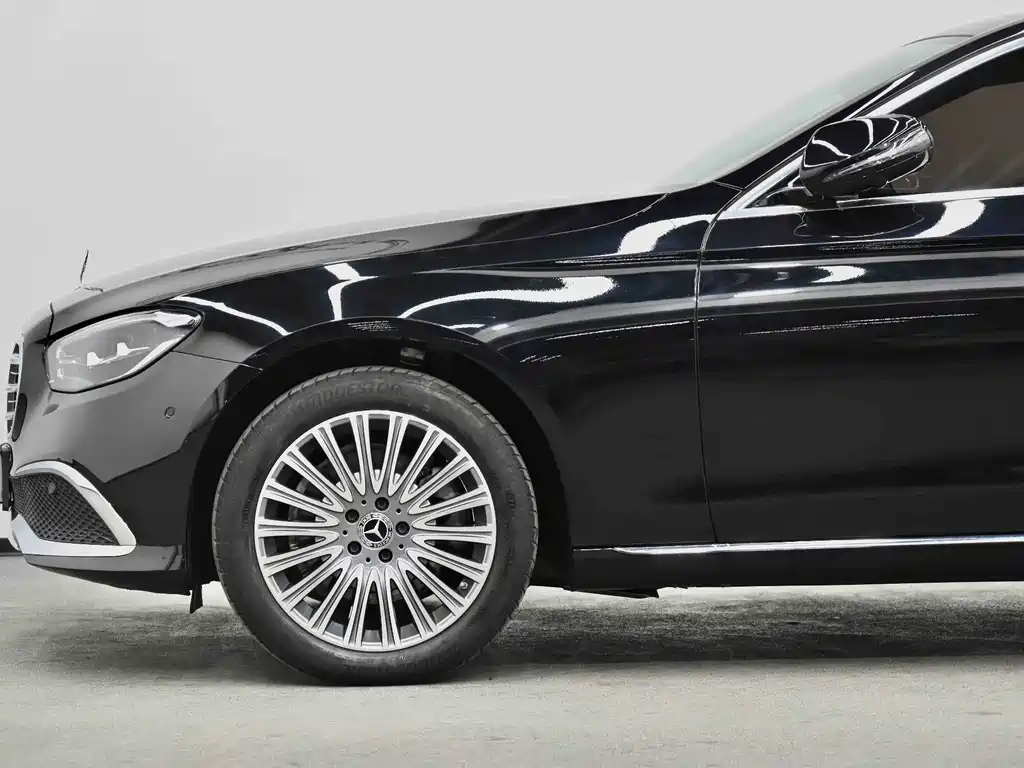 Mercedes-Benz E-Class 2022 — фото 14